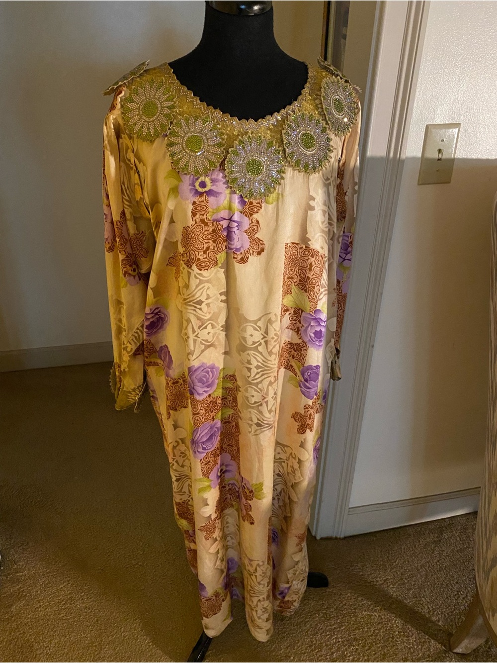 Vintage Embroidered Floral Appliqué Dress in Cream and Lavender